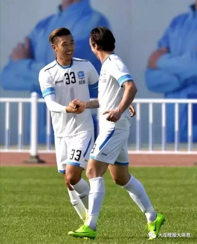 包含赛前社区盾传出新动向，曼联更衣室发声，管理层表态：压力陡增，球探报告显示潜力的词条